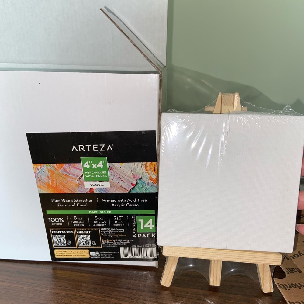 Arteza 4”x4” Mini Canvases with 6” Easels
